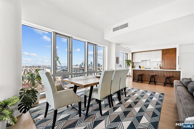 75 Park Lane PH-3701, Jersey City, NJ 07310