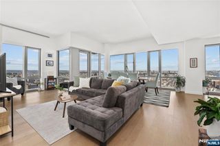 75 Park Lane PH-3701, Jersey City, NJ 07310