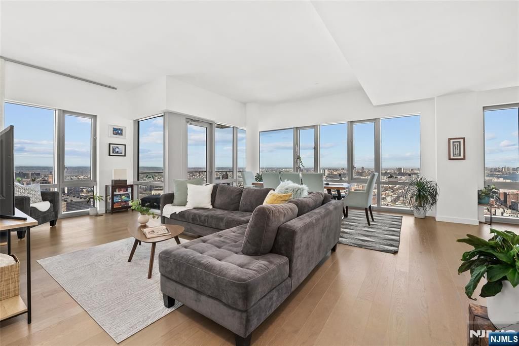 75 Park Lane PH-3701, Jersey City, NJ 07310