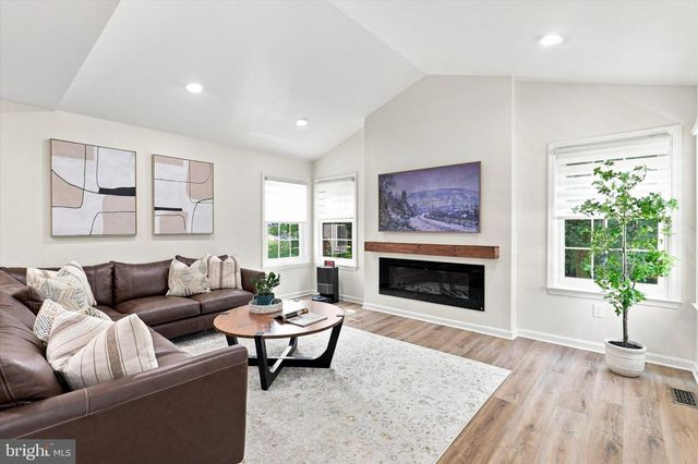1805 HOOD LN, Ambler, PA 19002