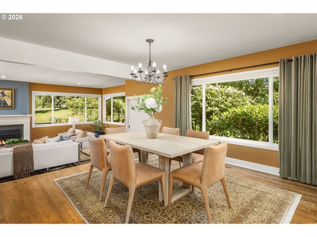 32475 Sw LAKE POINT Ct, Wilsonville, OR 97070