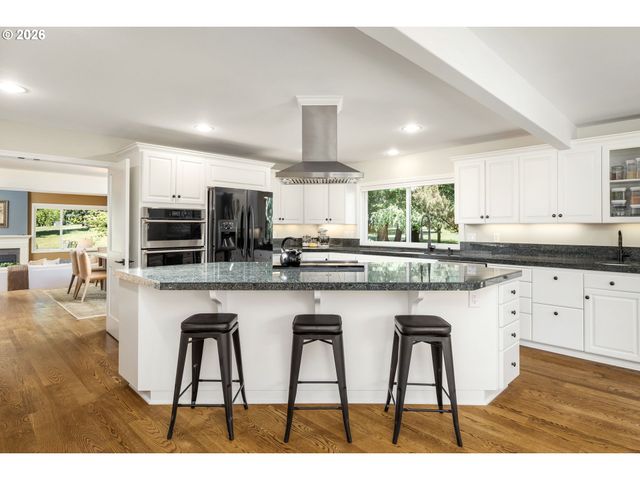 32475 Sw LAKE POINT Ct, Wilsonville, OR 97070