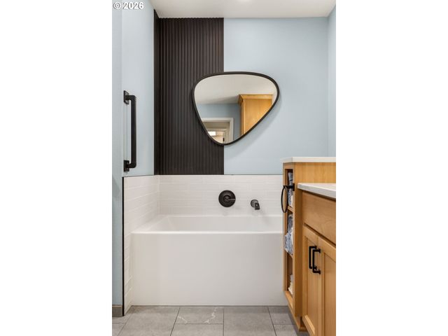 32475 Sw LAKE POINT Ct, Wilsonville, OR 97070