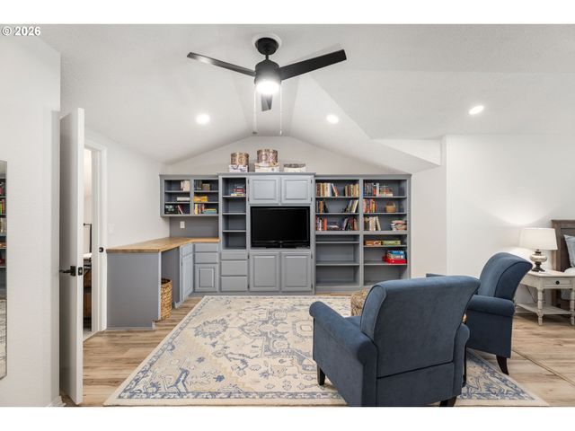 32475 Sw LAKE POINT Ct, Wilsonville, OR 97070