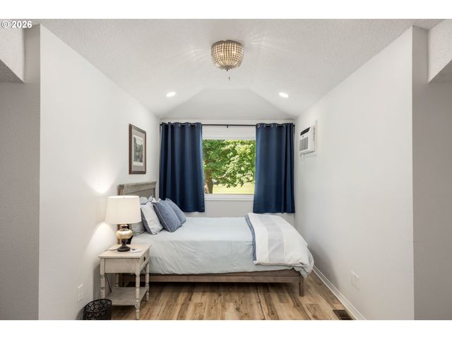 32475 Sw LAKE POINT Ct, Wilsonville, OR 97070