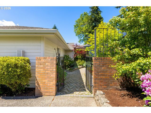 32475 Sw LAKE POINT Ct, Wilsonville, OR 97070