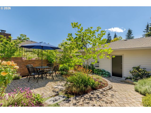 32475 Sw LAKE POINT Ct, Wilsonville, OR 97070