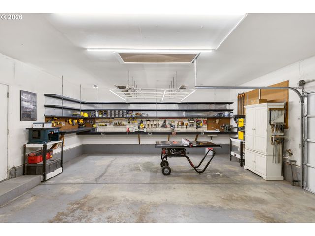 32475 Sw LAKE POINT Ct, Wilsonville, OR 97070
