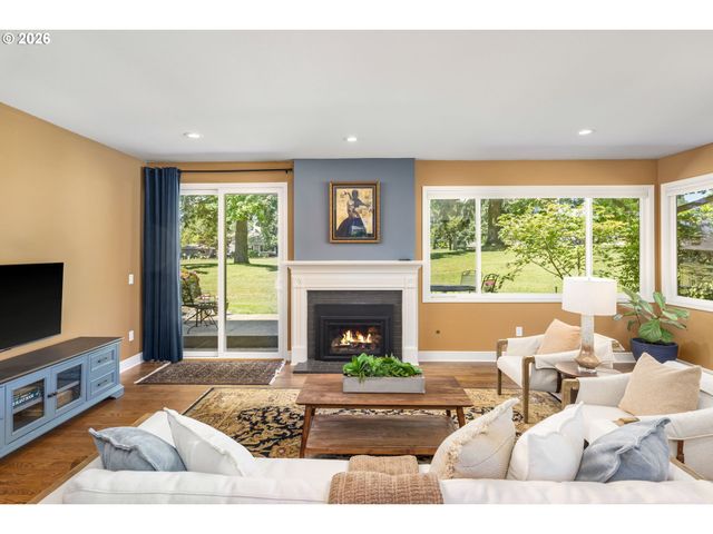 32475 Sw LAKE POINT Ct, Wilsonville, OR 97070