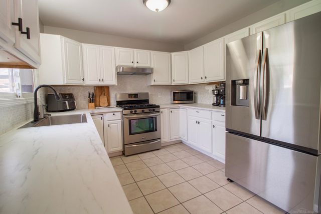7584 Maple Drive, Westland, MI 48185
