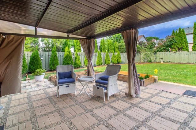 7584 Maple Drive, Westland, MI 48185