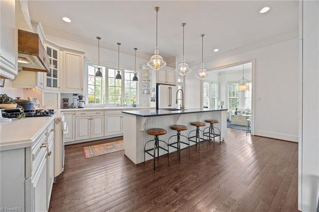 208 Willoughby Boulevard, Greensboro, NC 27408