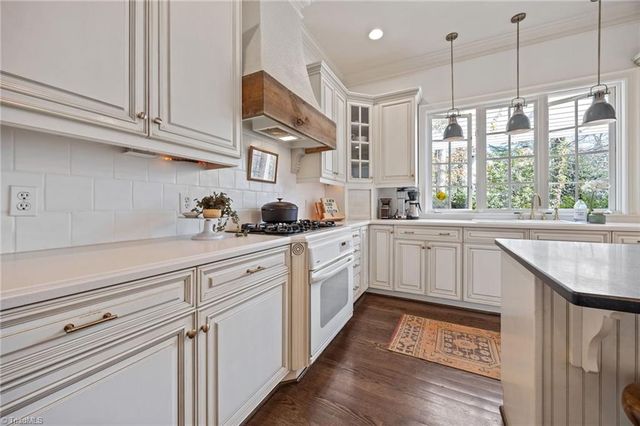 208 Willoughby Boulevard, Greensboro, NC 27408