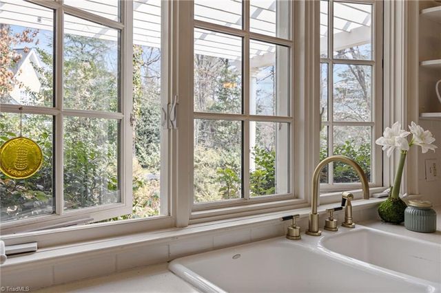 208 Willoughby Boulevard, Greensboro, NC 27408