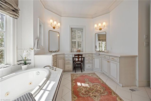 208 Willoughby Boulevard, Greensboro, NC 27408