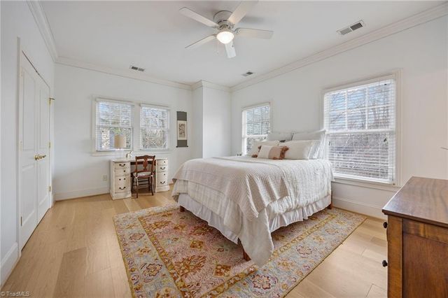 208 Willoughby Boulevard, Greensboro, NC 27408