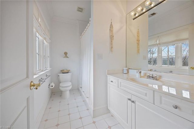 208 Willoughby Boulevard, Greensboro, NC 27408