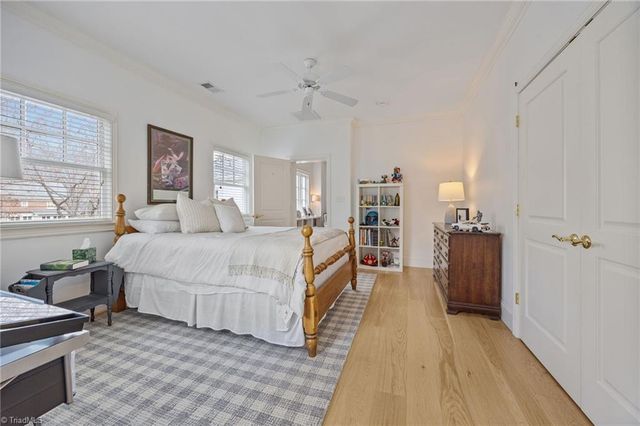 208 Willoughby Boulevard, Greensboro, NC 27408