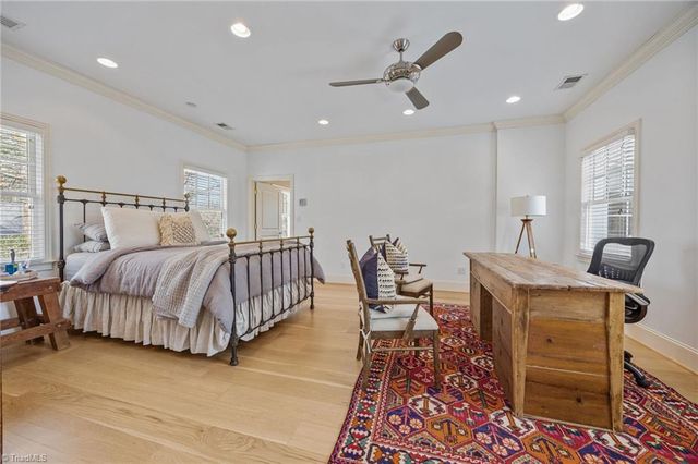 208 Willoughby Boulevard, Greensboro, NC 27408