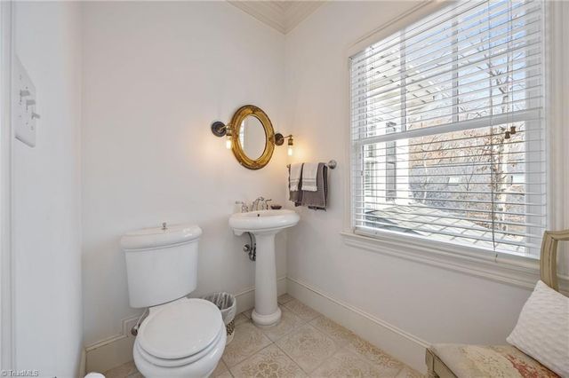 208 Willoughby Boulevard, Greensboro, NC 27408