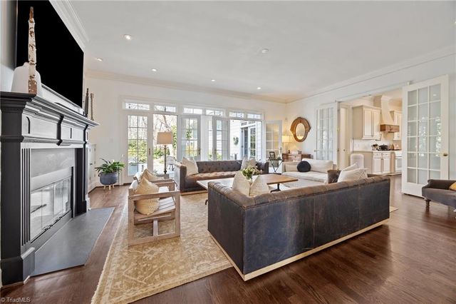 208 Willoughby Boulevard, Greensboro, NC 27408