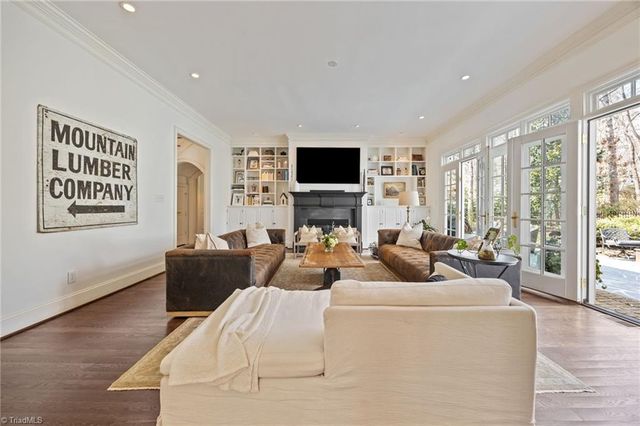 208 Willoughby Boulevard, Greensboro, NC 27408