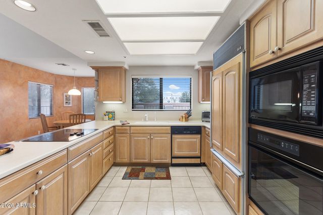 10497 E CINNABAR Avenue, Scottsdale, AZ 85258