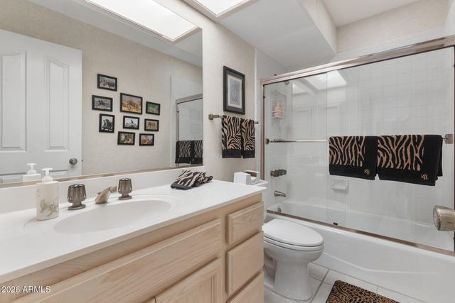 10497 E CINNABAR Avenue, Scottsdale, AZ 85258