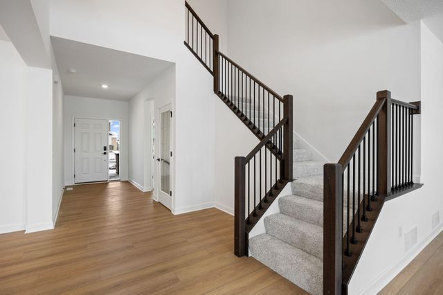 8669 Periwinkle Boulevard, Woodbury, MN 55129