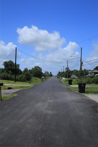 917 13th Street, Dickinson, TX 77539