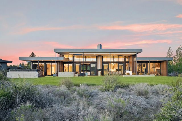 61623 Hosmer Lake Drive, Bend, OR 97702