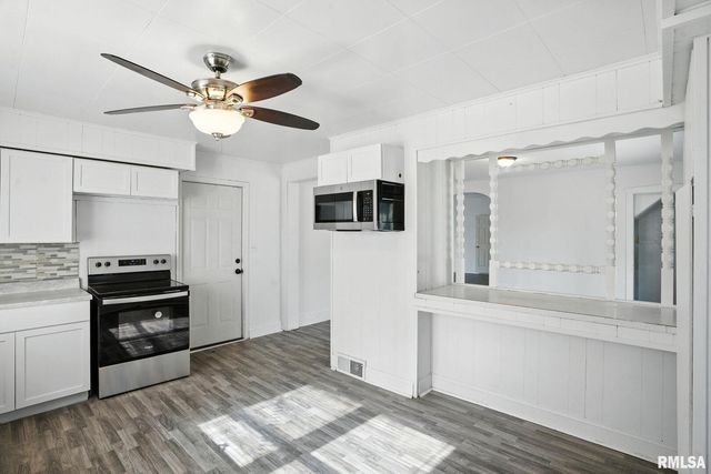 320 16TH Avenue N, Clinton, IA 52732