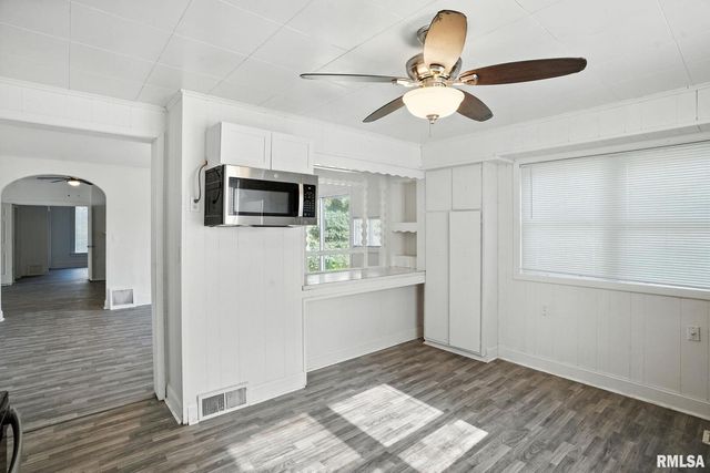 320 16TH Avenue N, Clinton, IA 52732