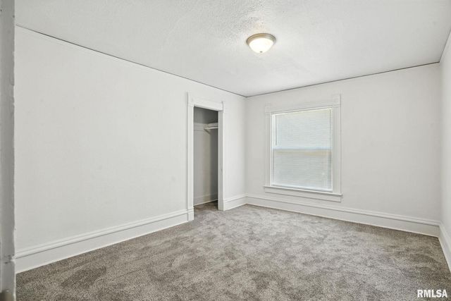 320 16TH Avenue N, Clinton, IA 52732