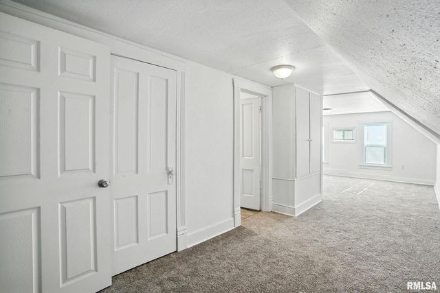 320 16TH Avenue N, Clinton, IA 52732