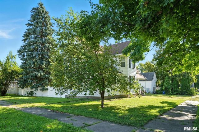 320 16TH Avenue N, Clinton, IA 52732