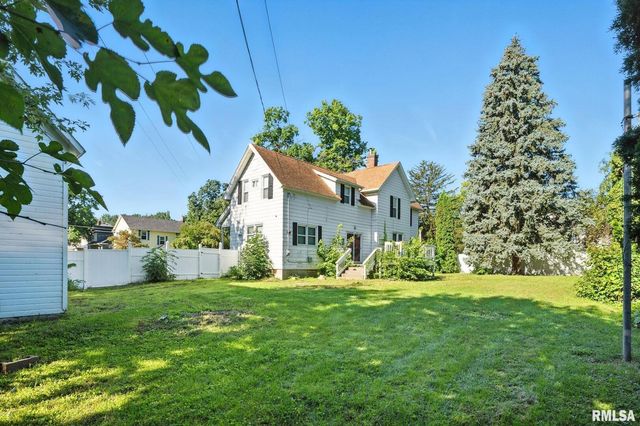 320 16TH Avenue N, Clinton, IA 52732