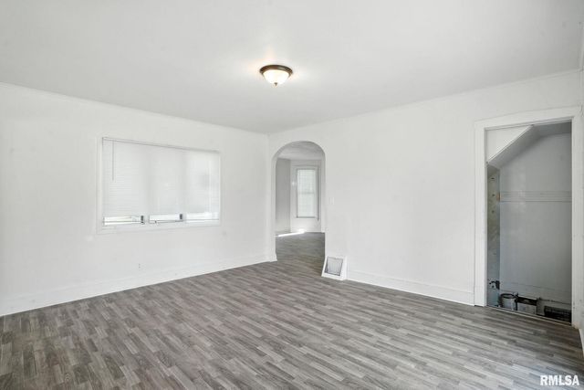 320 16TH Avenue N, Clinton, IA 52732