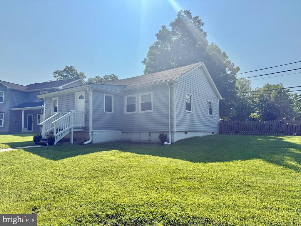 215 GLIDER DR, Middle River, MD 21220
