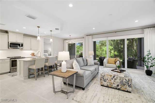 2614 Seychelles CIR 1204, Naples, FL 34112