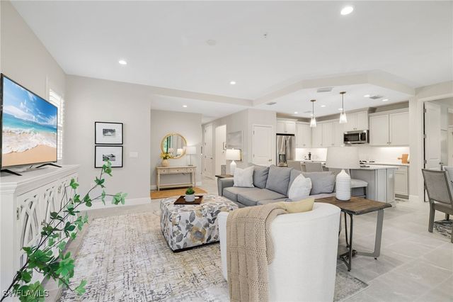 2614 Seychelles CIR 1204, Naples, FL 34112