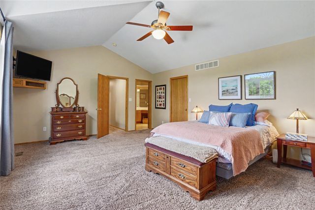 6845 Morningside Circle, Johnston, IA 50131