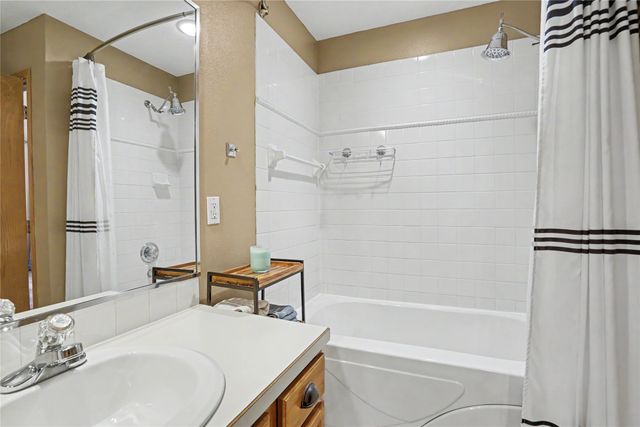 6845 Morningside Circle, Johnston, IA 50131