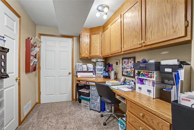 6845 Morningside Circle, Johnston, IA 50131