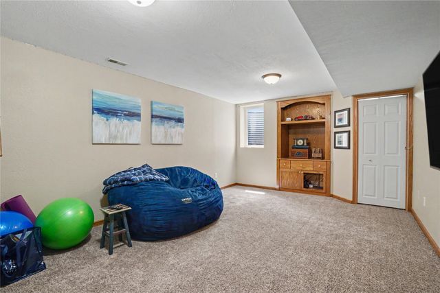 6845 Morningside Circle, Johnston, IA 50131
