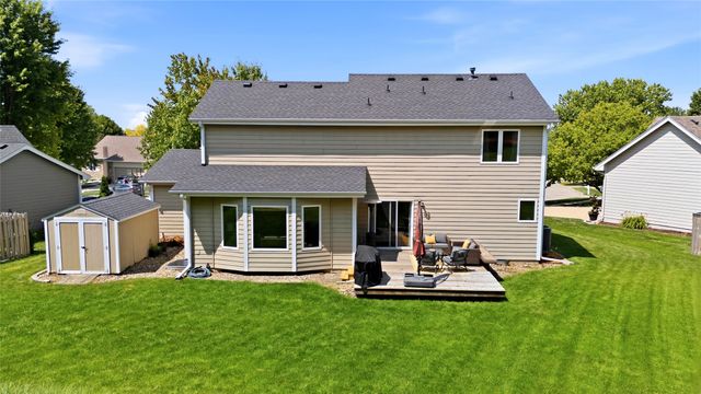 6845 Morningside Circle, Johnston, IA 50131