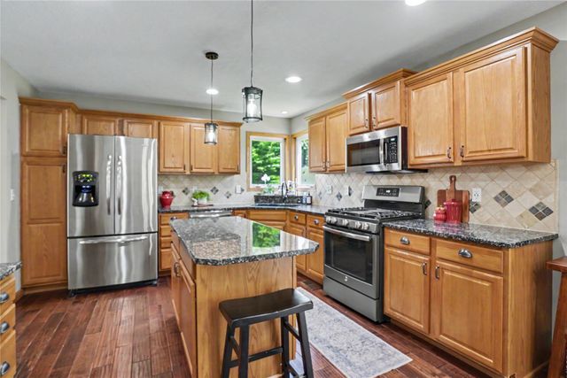 6845 Morningside Circle, Johnston, IA 50131