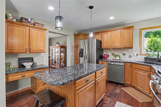 6845 Morningside Circle, Johnston, IA 50131