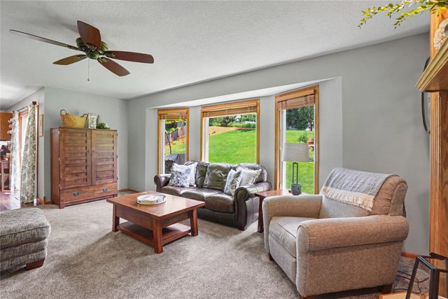 6845 Morningside Circle, Johnston, IA 50131