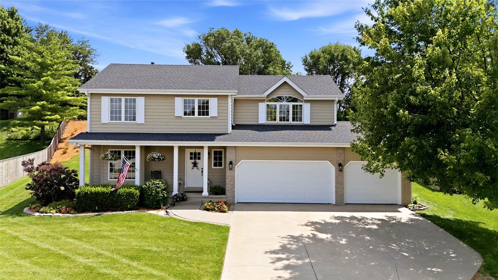 6845 Morningside Circle, Johnston, IA 50131